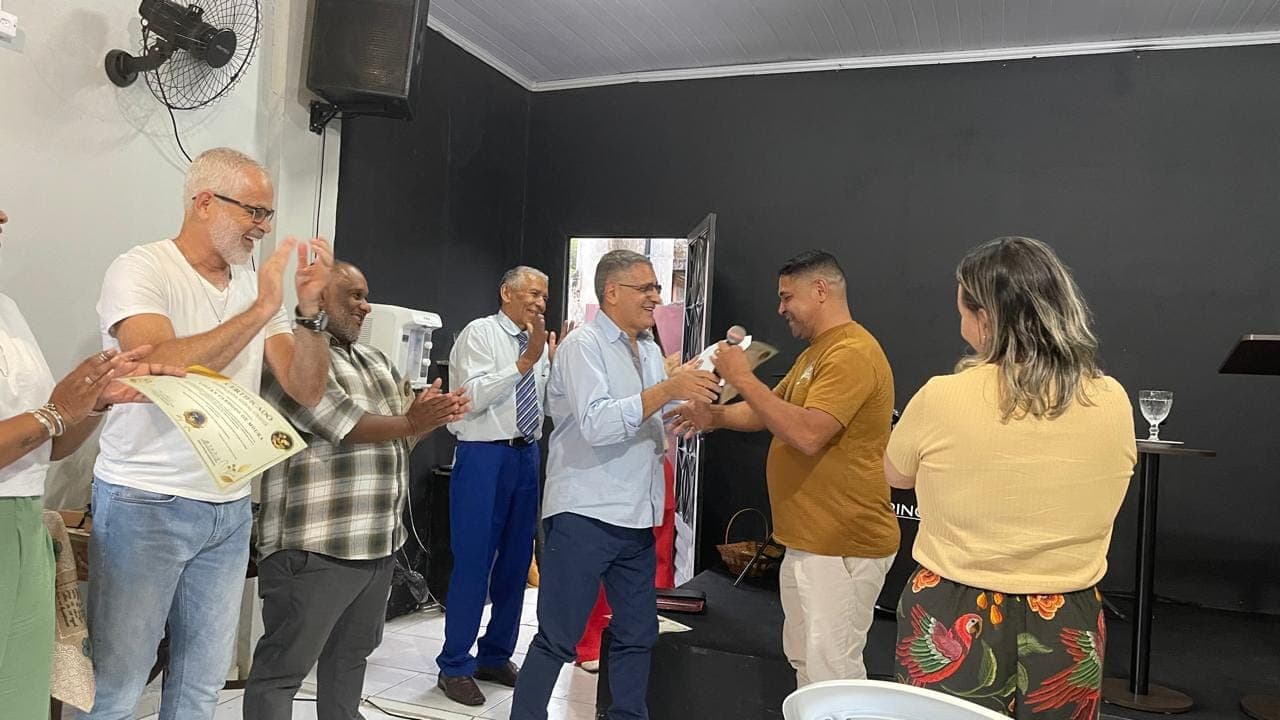 Líderes da CMEBE em momento de comunhão durante evento de capelania